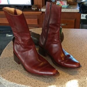 Ladies size 8.5 Frye boots